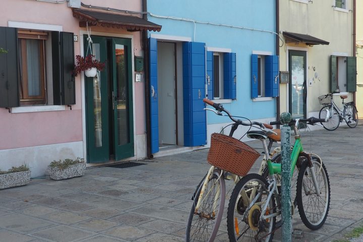 a few coloured houses in Pellestrina